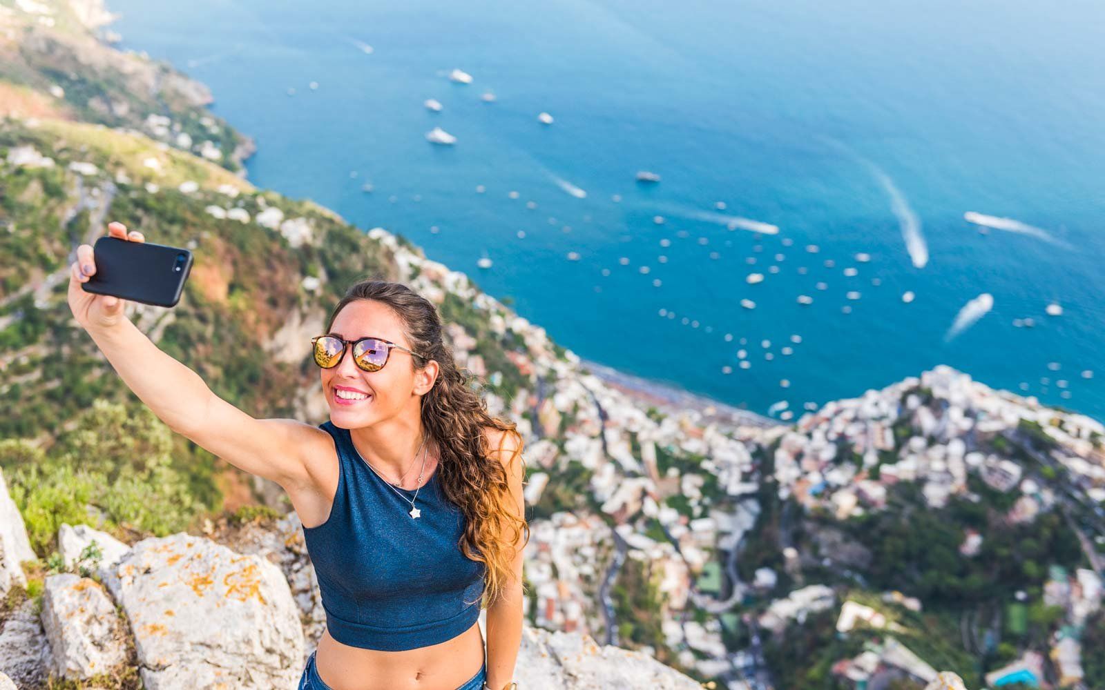 1672072177 4 Tirar selfies pode custar caro para os turistas com seguro