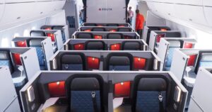 Delta Airlines se une à Equinox Fitness para criar rotina de exercícios que combate o jet lag
