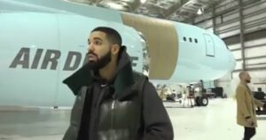 Drake permite equipe da NBA [Not Raptors] Use seu jato particular de $ 185 milhões para viajar para a Índia