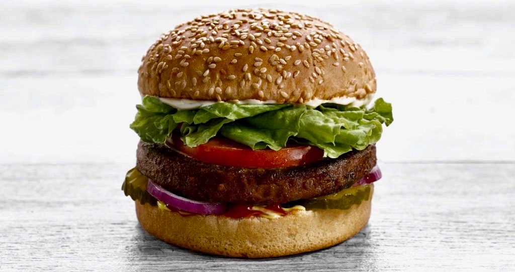 AW adiciona hamburguer vegetariano Beyond Meat ao menu