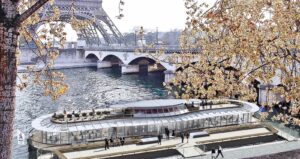 Alain Ducasse abre restaurante flutuante no Sena em Paris