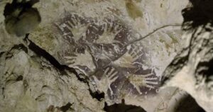 Arqueólogos encontraram pinturas rupestres de 40.000 anos na Indonésia
