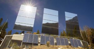 Cidade norueguesa constrói espelhos gigantes para fornecer luz solar durante os meses de inverno