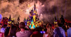 Disney pede aos visitantes que parem de espalhar cinzas no parque temático