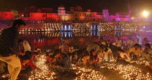 Esta cidade indiana acendeu 300.000 lâmpadas para o Diwali e quebrou um recorde mundial do Guinness