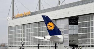 Maior avião de passageiros do mundo recebe hangar personalizado no aeroporto de Munique
