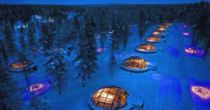 Os viajantes podem desfrutar de uma noite em um iglu aquecido no Pólo Norte