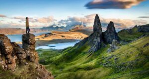 Os visitantes agora podem caminhar pela trilha de degustação de uísque da Escócia nas Ilhas Hébridas