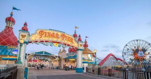 Pixar Pier é inaugurado no Disney's California Adventure Park