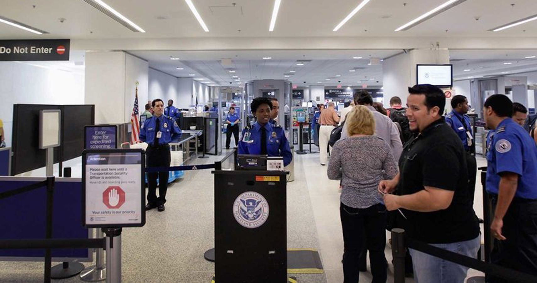 TSA intercepta um Python real sendo contrabandeado em um disco