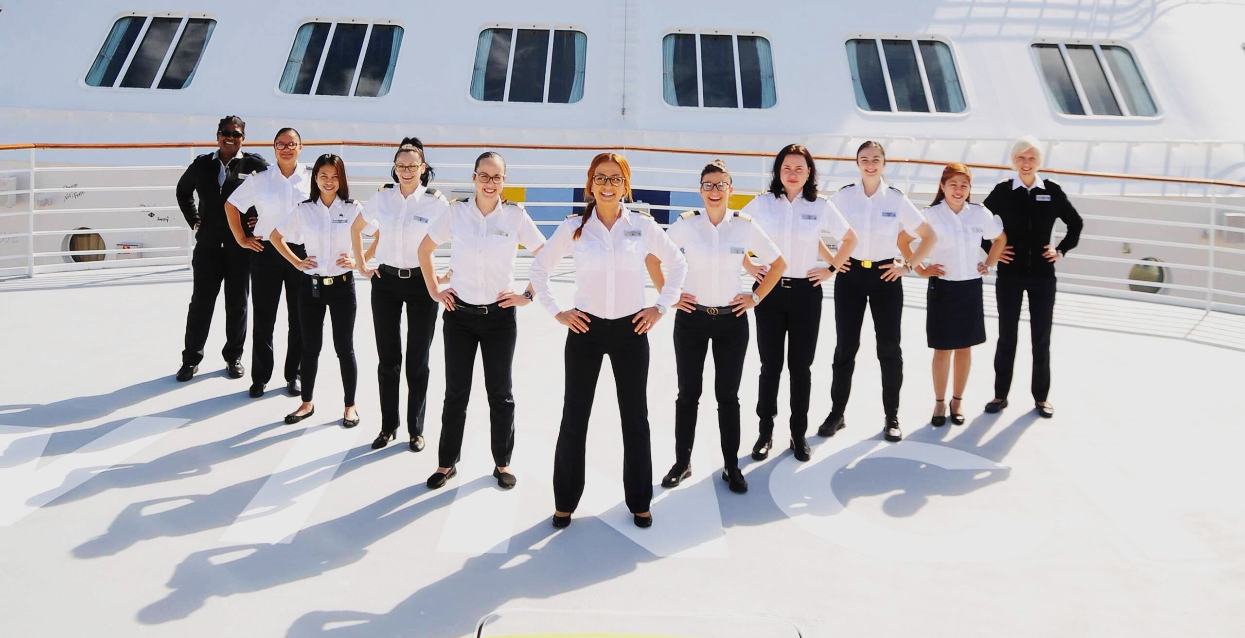 Tripulacao feminina de navio de cruzeiro embarcara no Dia Internacional
