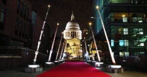 Varinhas gigantes de Harry Potter iluminarão a rua de Londres