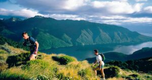 A Nova Zelândia está pedindo aos turistas que assumam a promessa de cuidar do país